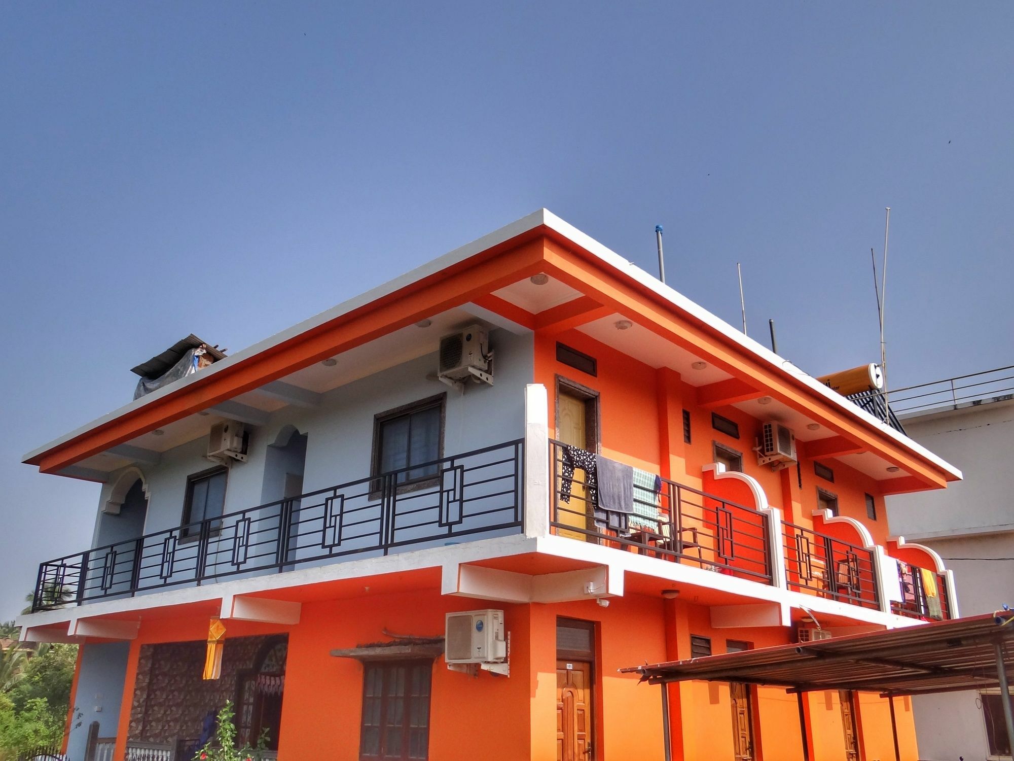 Oyo 15626 The Sovva Hotel Morjim Exterior photo